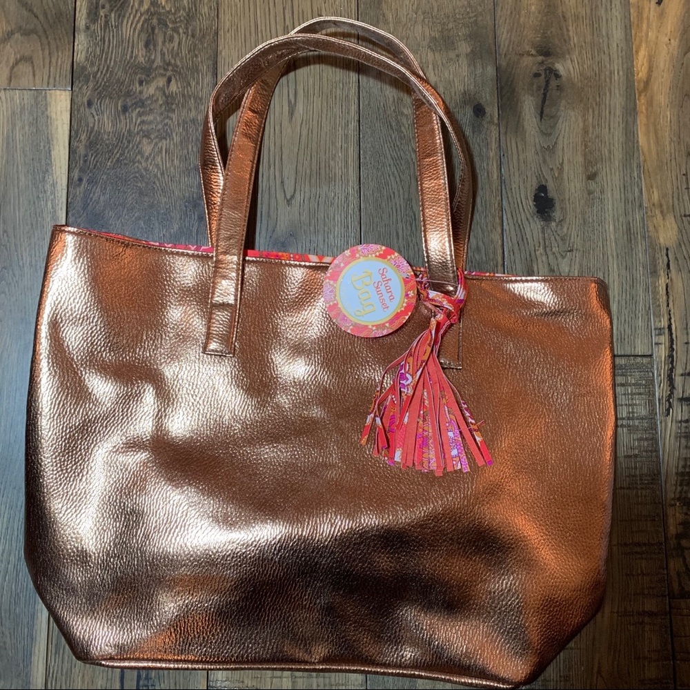 Golden tote